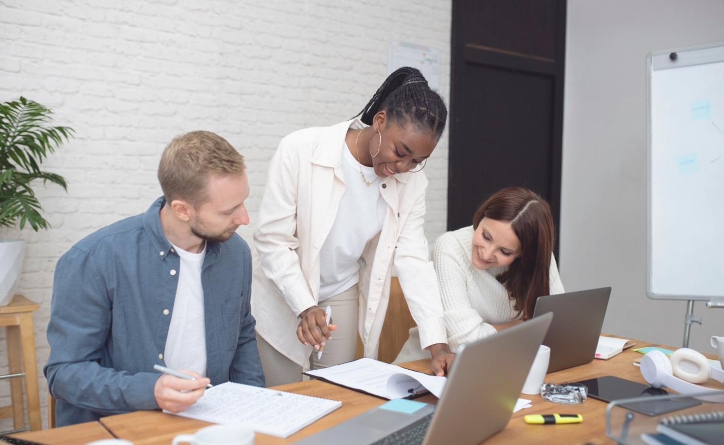 Ufficio moderno per consulenza fiscale strategica